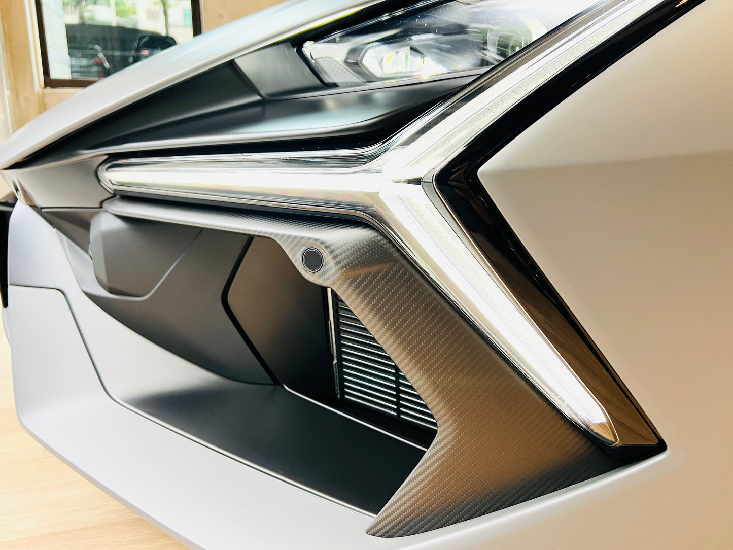 已售出-Lamborghini Revuelto 總代理全新車