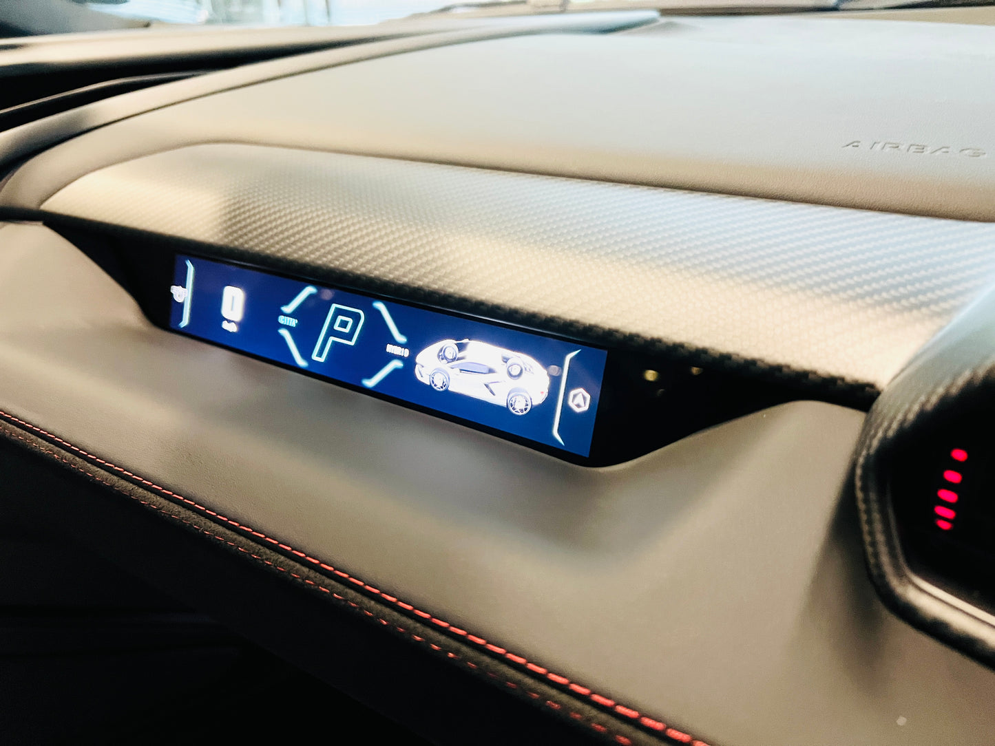 已售出-Lamborghini Revuelto 總代理全新車