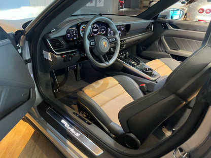 已售出2021 Porsche 992 Turbo S Cabriolet