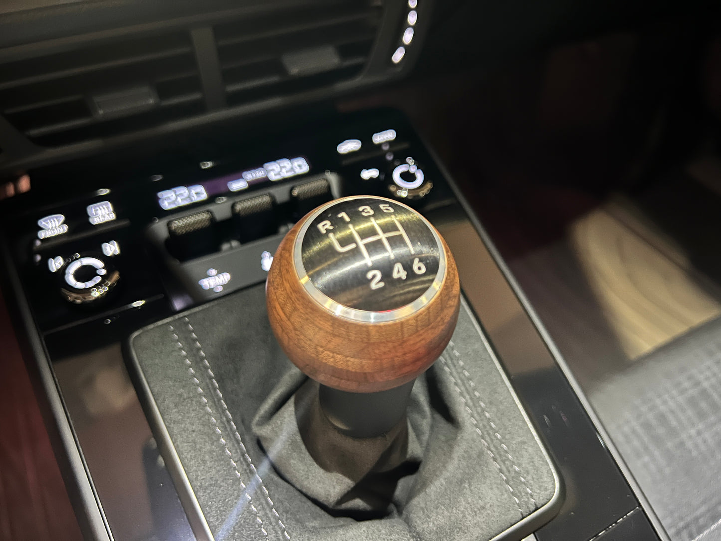 2025 Porsche 992.2 911 Carrera T 6MT 總代理 | 台北超跑專賣 | TopAuto豐群汽車