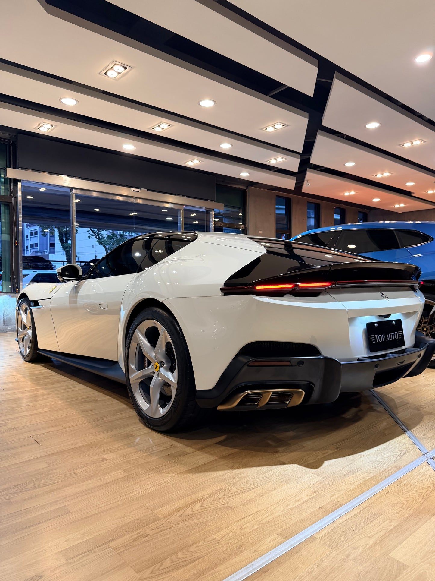 2025 Ferrari 12Cilindri 總代理 | 台北超跑專賣 | TopAuto豐群汽車