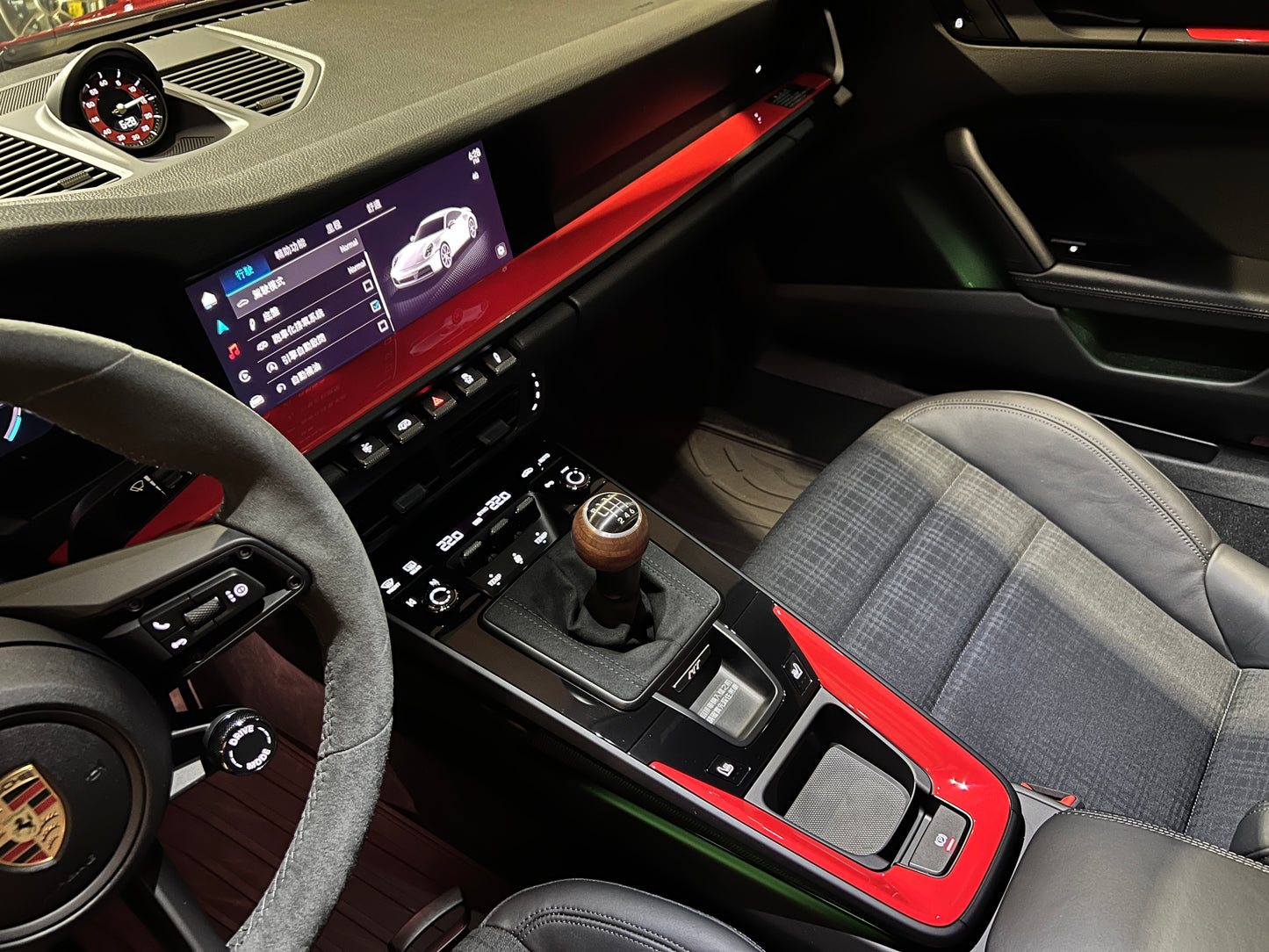 2025 Porsche 992.2 911 Carrera T 6MT 總代理 | 台北超跑專賣 | TopAuto豐群汽車