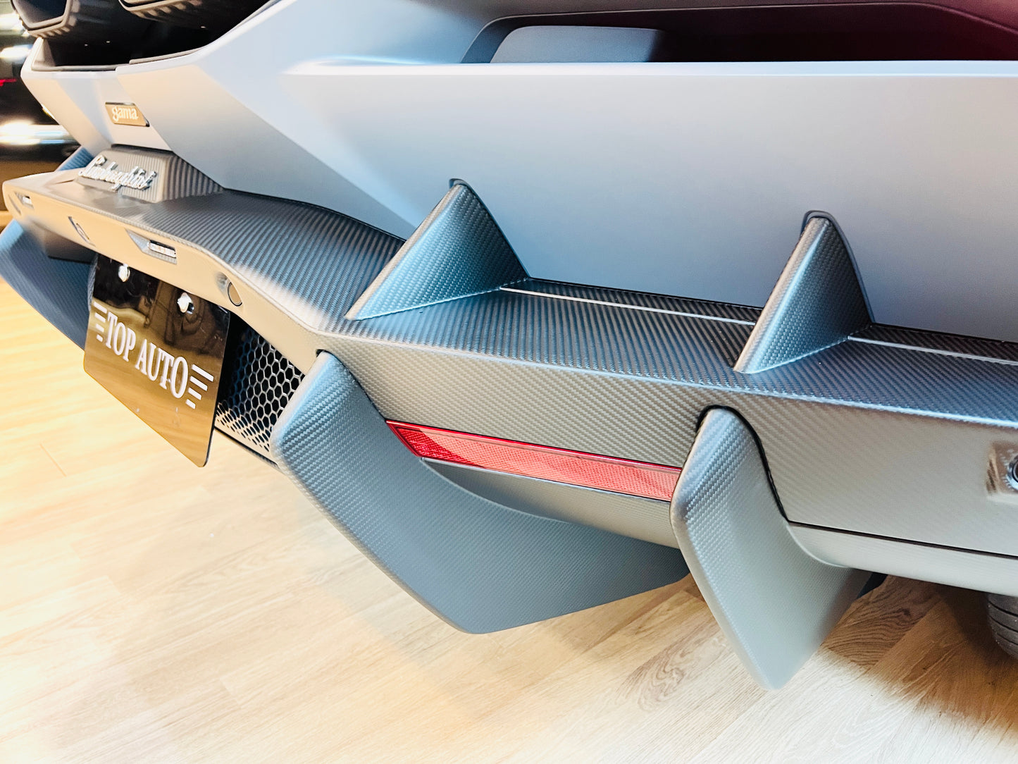 已售出-Lamborghini Revuelto 總代理全新車