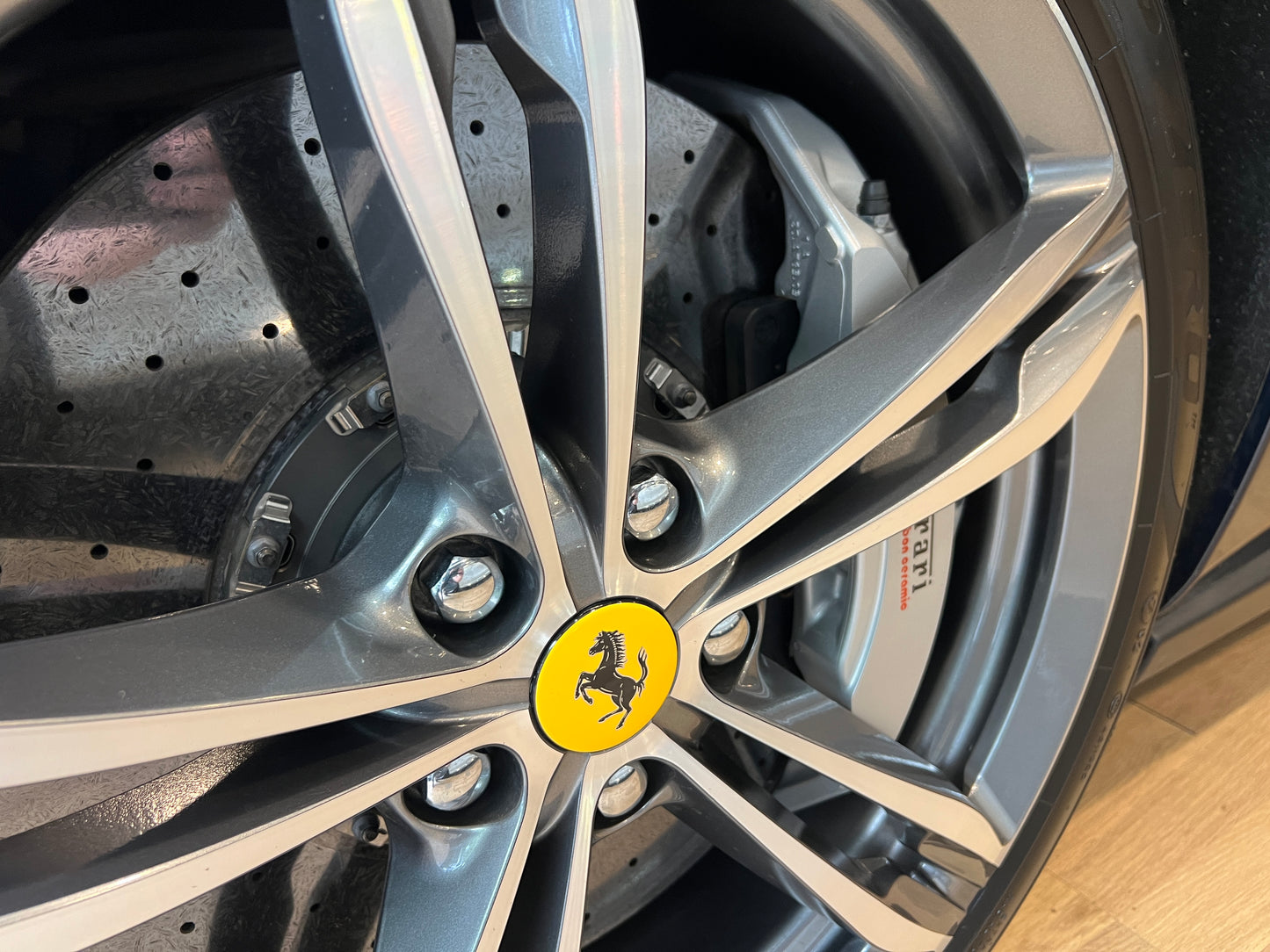 **2018 Ferrari GTC4 Lusso V12 總代理 | 台北超跑專賣 | TopAuto豐群汽車