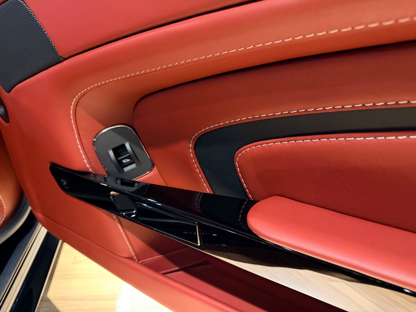 2015 Aston Martin Vantage S V12 | 台北超跑專賣 | TopAuto豐群汽車