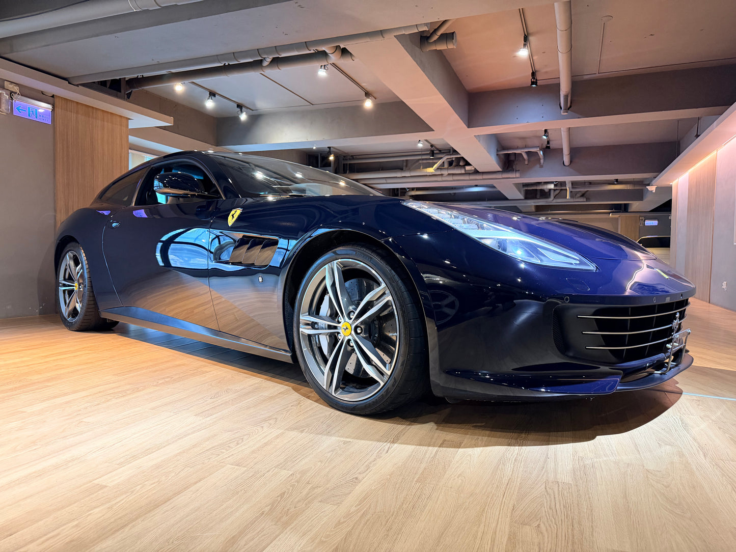 **2018 Ferrari GTC4 Lusso V12 總代理 | 台北超跑專賣 | TopAuto豐群汽車