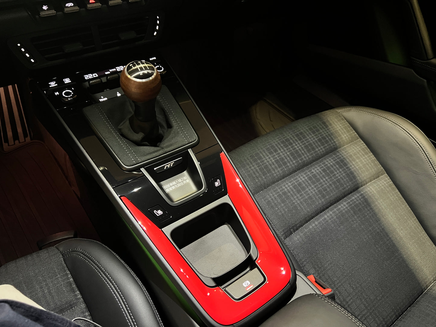 2025 Porsche 992.2 911 Carrera T 6MT 總代理 | 台北超跑專賣 | TopAuto豐群汽車