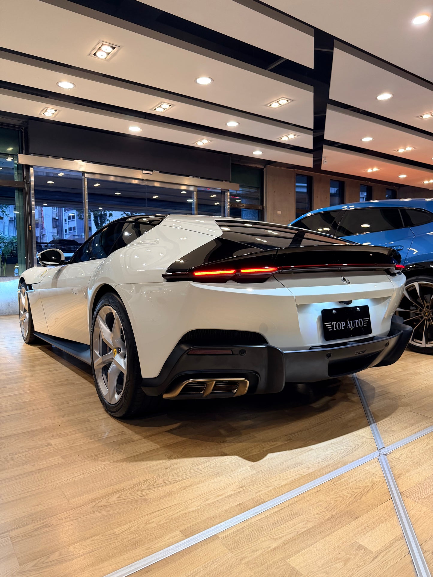 2025 Ferrari 12Cilindri 總代理 | 台北超跑專賣 | TopAuto豐群汽車