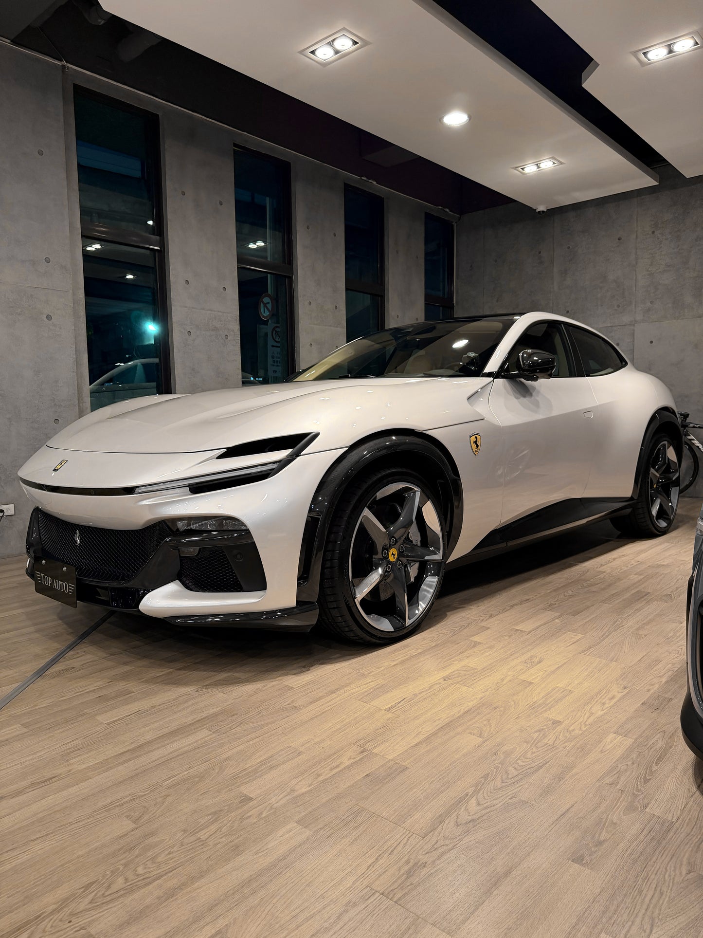 **2024 Ferrari Purosangue 總代理 | 台北超跑專賣 | TopAuto豐群汽車