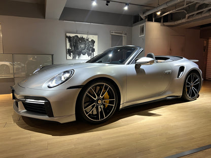 已售出2021 Porsche 992 Turbo S Cabriolet