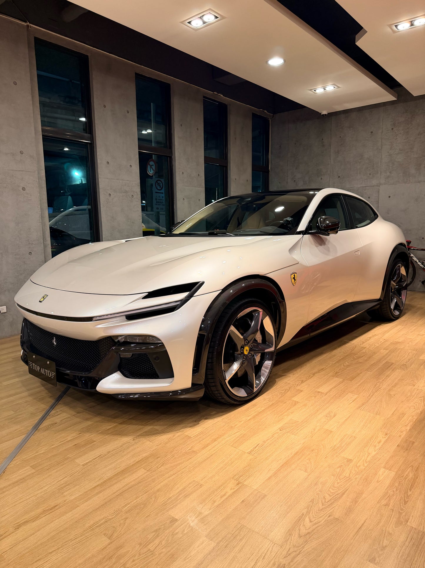 **2024 Ferrari Purosangue 總代理 | 台北超跑專賣 | TopAuto豐群汽車