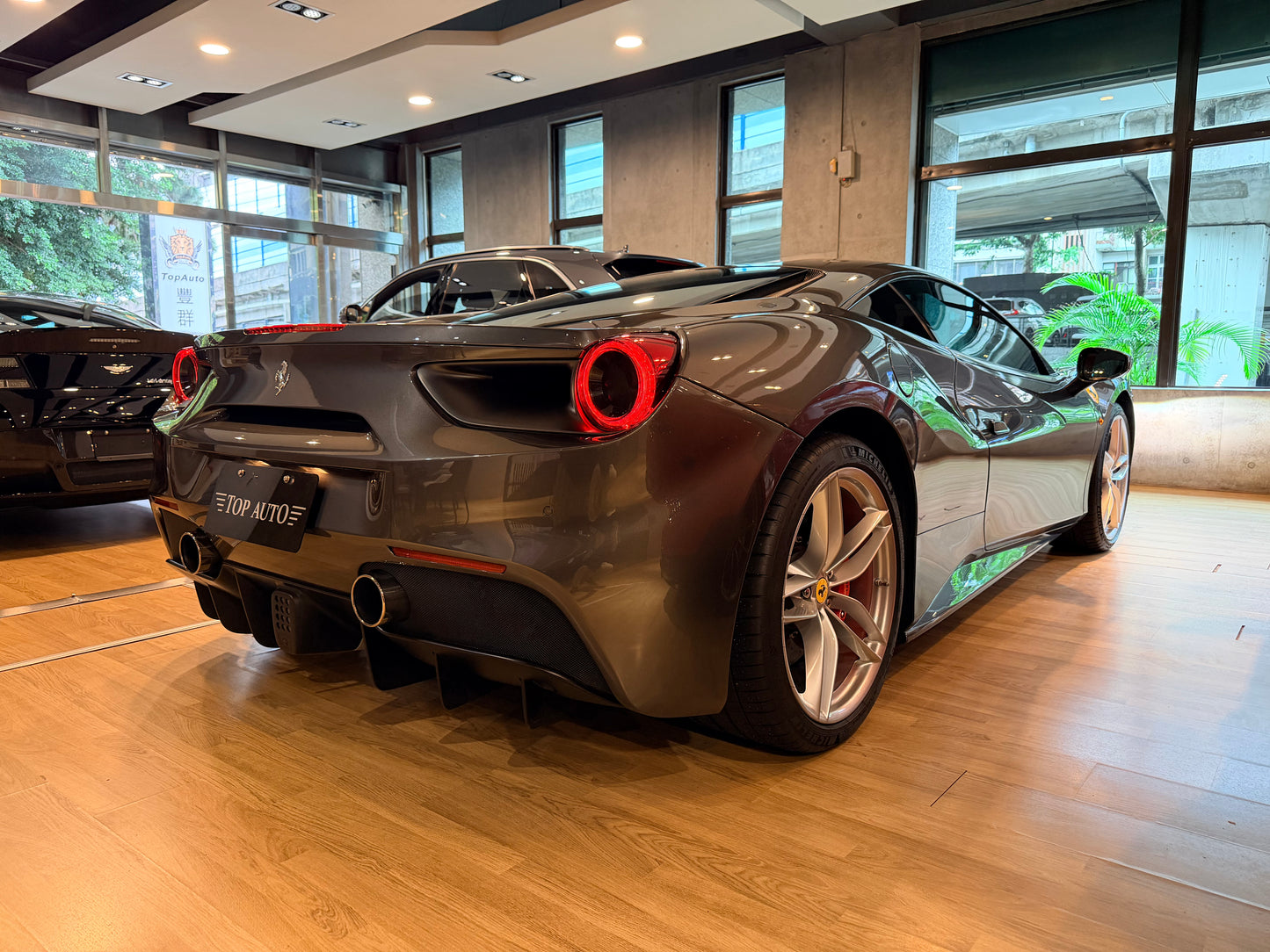 2018 Ferrari 488 GTB 總代理 | 台北超跑專賣 | TopAuto豐群汽車