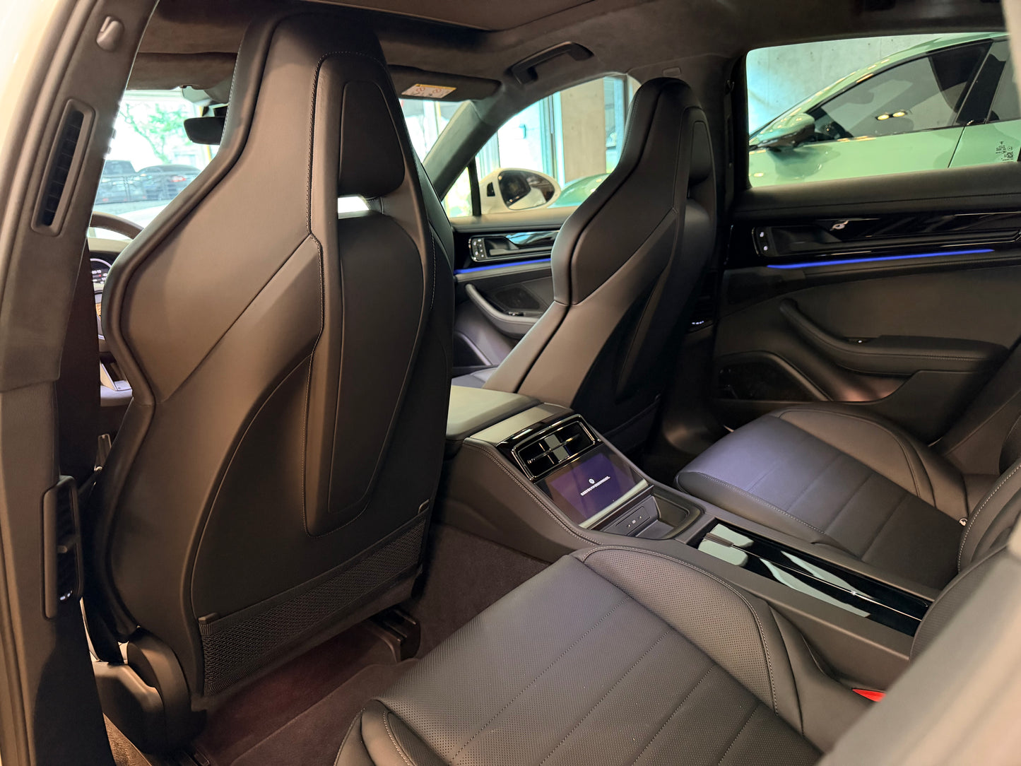 2025 Porsche Panamera GTS 總代理 | 台北超跑專賣 | TopAuto豐群汽車