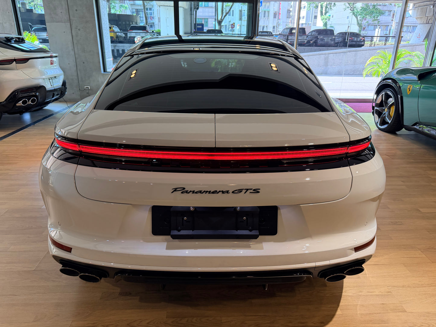 2025 Porsche Panamera GTS 總代理 | 台北超跑專賣 | TopAuto豐群汽車