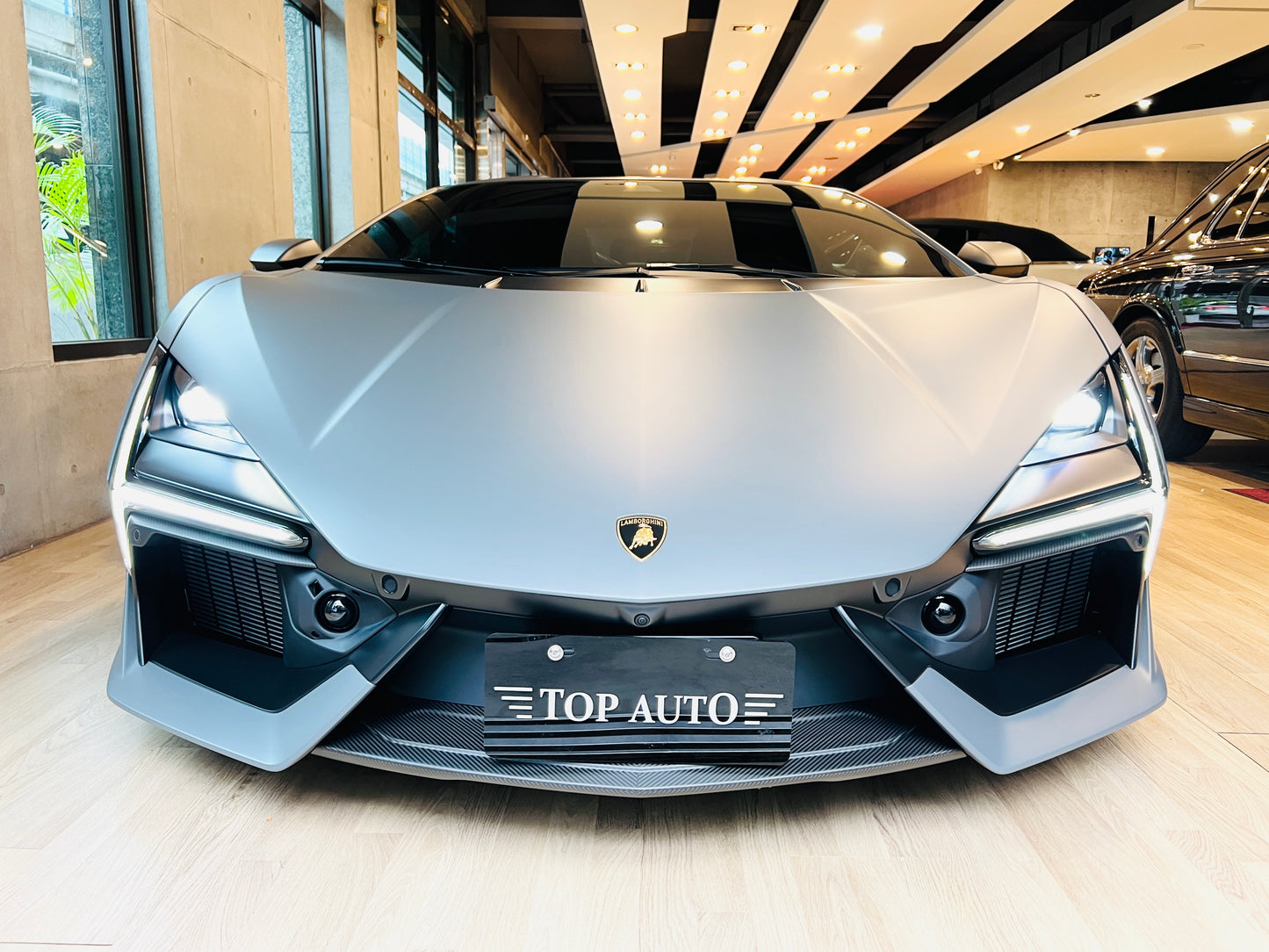 已售出-Lamborghini Revuelto 總代理全新車