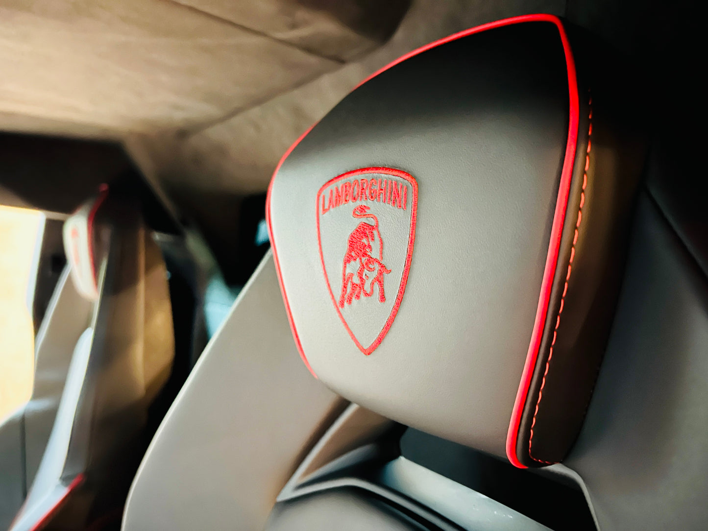 已售出-Lamborghini Revuelto 總代理全新車
