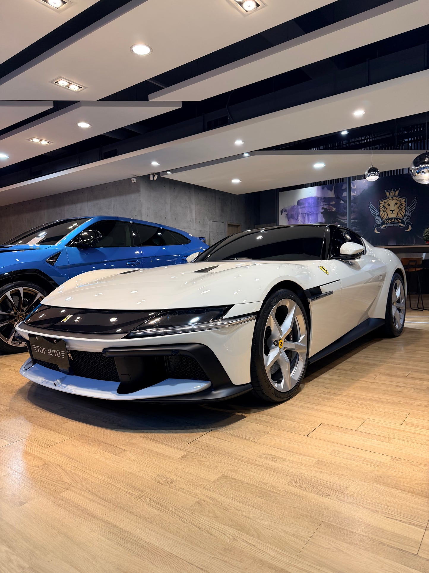 2025 Ferrari 12Cilindri 總代理 | 台北超跑專賣 | TopAuto豐群汽車