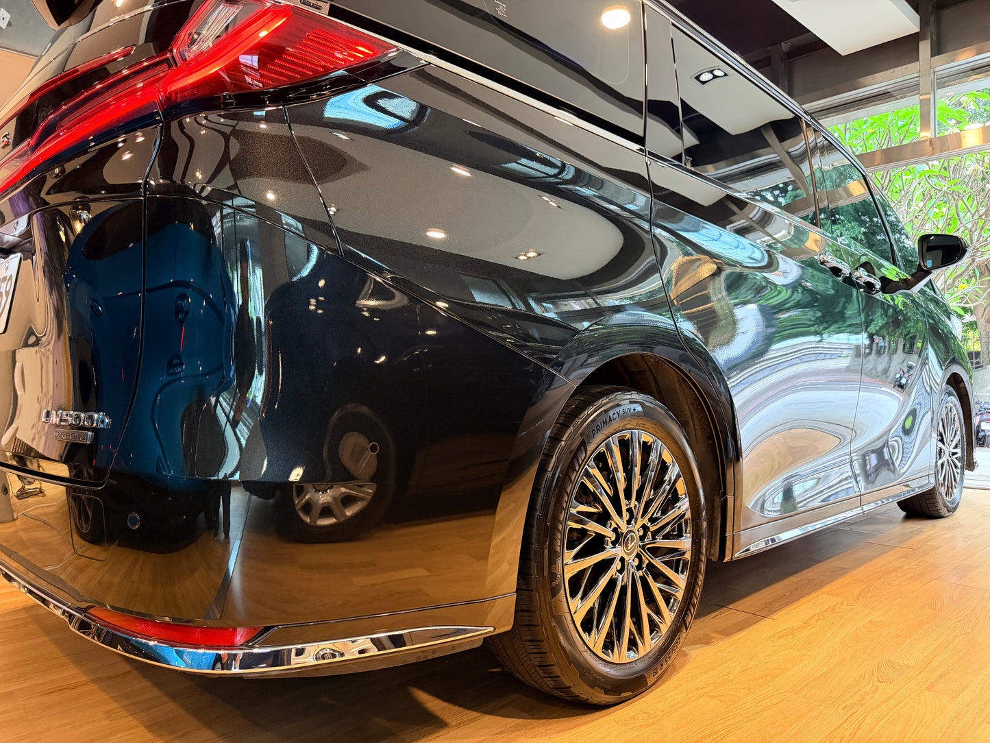2025 Lexus LM500 h 總代理