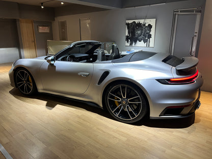 已售出2021 Porsche 992 Turbo S Cabriolet