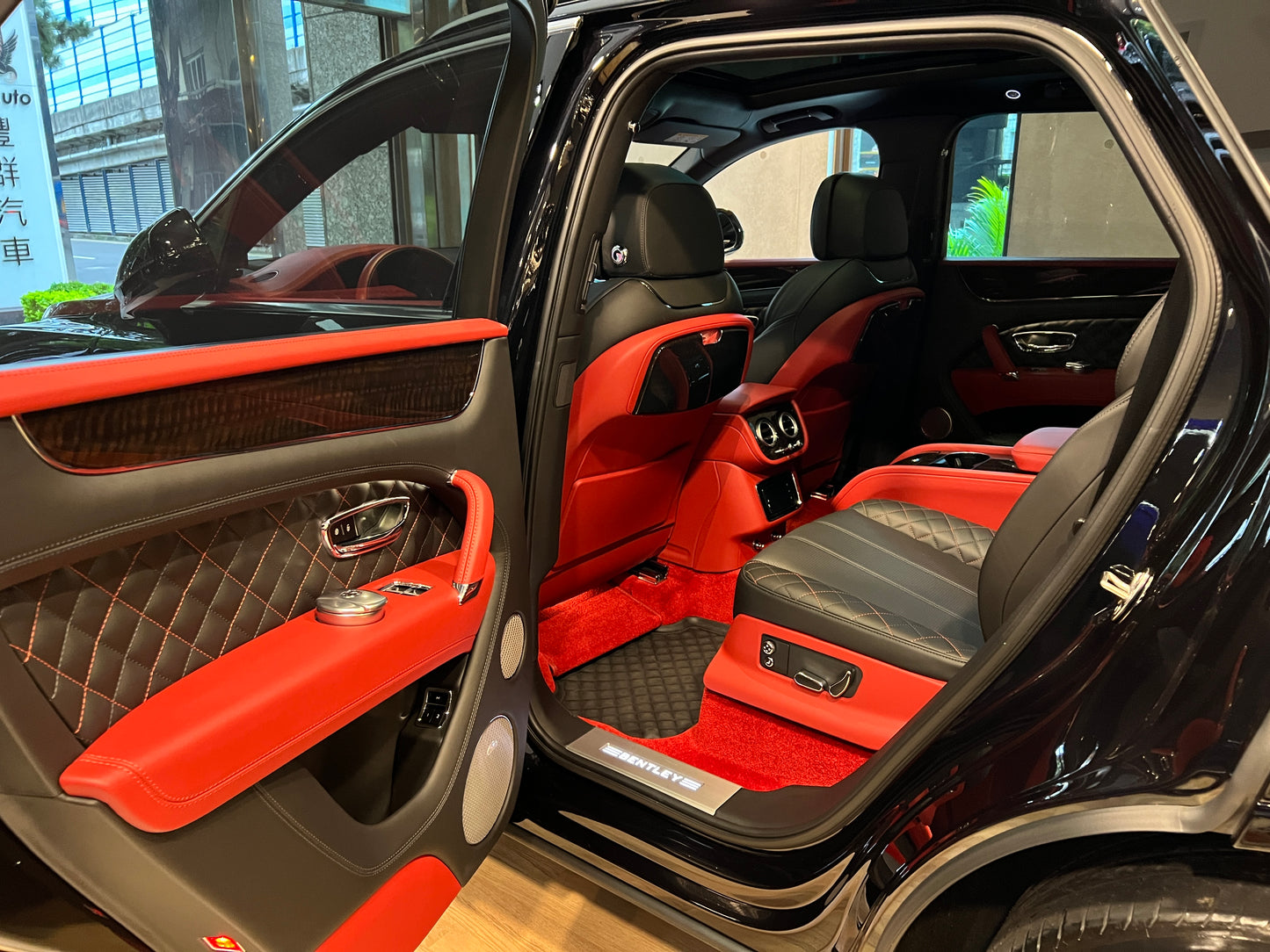2017 Bentley Bentayga W12 First Edition 總代理